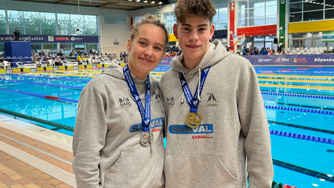 Deportistas do Club Nataci&oacute;n Arteixo.