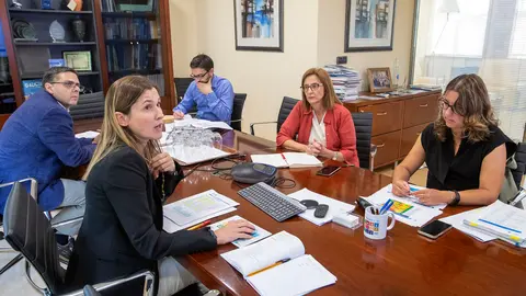 A directora de Augas de Galicia, Teresa Guti&eacute;rrez, e o xerente da entidade, Gonzalo Mosqueira, participan na reuni&oacute;n da Oficina T&eacute;cnica da Seca.
