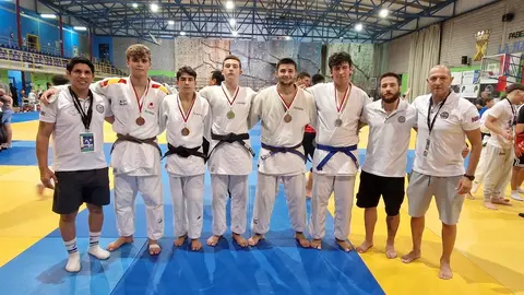 Deportistas do Judo Club Arteixo na Copa de Espa&ntilde;a celebrada en Cantabria.