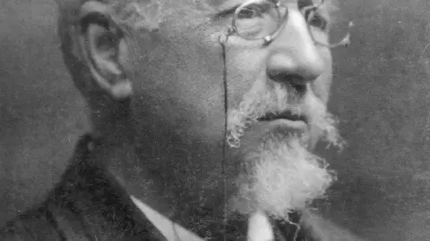 Manuel Murgu&iacute;a.