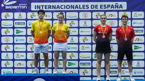 Os nosos no podium do Internacional de Ibiza de b&aacute;dminton.
