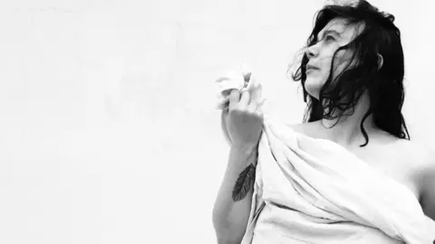 Silvia Penide &copy; Cris Pontanilla