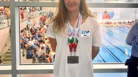 Paula Otero con las medallas conseguidas en el "Open" de Portugal.