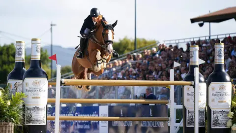 Eduardo &Aacute;lvarez Aznar montando a &ldquo;Legend&rdquo;.