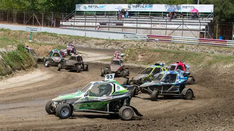 Ant&oacute;n Mu&iacute;&ntilde;os en el Autocross de Arteixo.