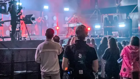 El Recorda Fest m&aacute;s inclusivo gracias a las mochilas vibratorias para personas sordas.