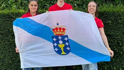 Los tres estudiantes que representan a Galicia en la mayor competici&oacute;n internacional de FP en Lyon.