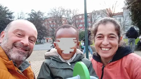 Mar&iacute;a y Nacho son familia de acogida en Viaje para la Vida