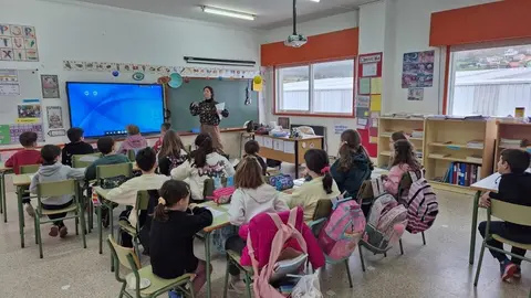 I Concurso escolar "Poes&iacute;a do rev&eacute;s" en Carballo.