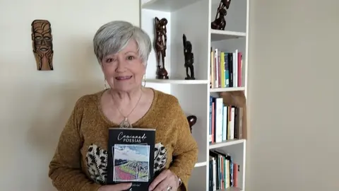 Graciela Rabu&ntilde;al presenta en Arteixo "Caminando Poes&iacute;as".