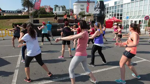 El "D&iacute;a do Deporte na R&uacute;a", en A Coru&ntilde;a, bate su r&eacute;cord de participaci&oacute;n.
