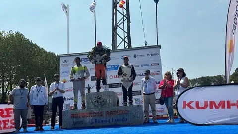 Entrega de premios de la 29&ordf; edici&oacute;n del Autocross de Arteixo.