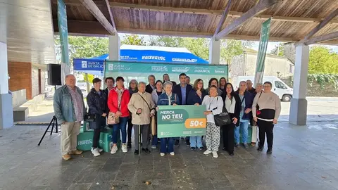 La Xunta entrega los premios de la 6a edici&oacute;n de "Merca no teu comercio".