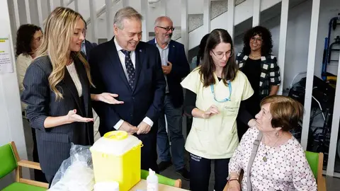 La Xunta inicia la campa&ntilde;a de vacunaci&oacute;n de la Gripe y el Covid-19.