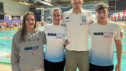 Paula Otero, Alba G&oacute;mez, Miguel G&oacute;mez y Mateo Garc&iacute;a, deportistas del Club Nataci&oacute;n Arteixo.