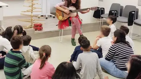 "Los ni&ntilde;os y ni&ntilde;as solo pasan el 10% de su tiempo libre en familia".