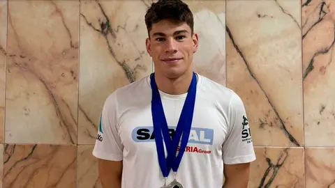 Mateo Garc&iacute;a, del Club Nataci&oacute;n Arteixo, medallista en Ginebra.