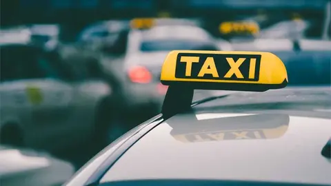 Arteixo inicia la actualizaci&oacute;n de la ordenanza del taxi.