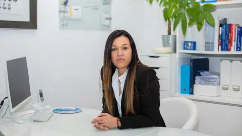 Ana D&iacute;az es odont&oacute;loga y la propietaria de la cl&iacute;nica dental que lleva su nombre