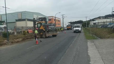 Arteixo inicia las obras de la senda peatonal y ciclista en la avenida da Praia.