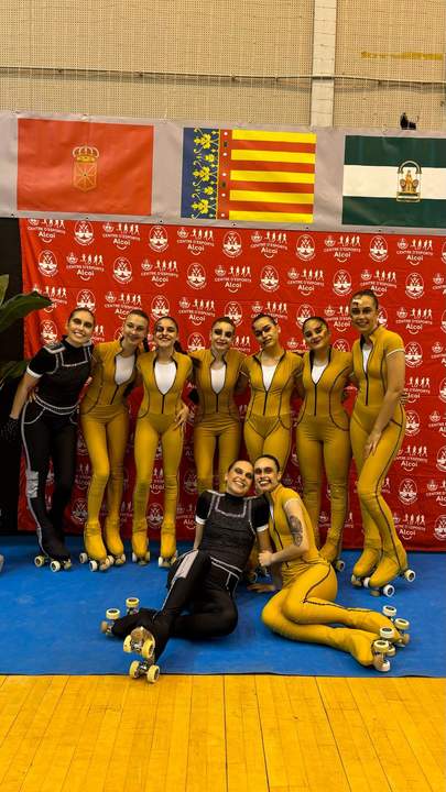 El grupo de show del Club Patín Axel.