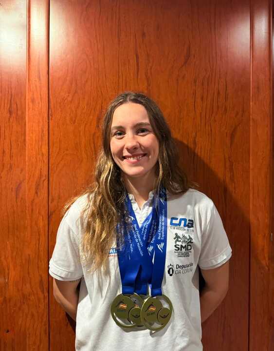 Paula Otero con las medallas conseguidas en el Campeonato de España Open de Primavera.